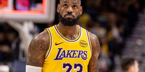 曝湖人高层对詹姆斯不满 曾想不续约交易他