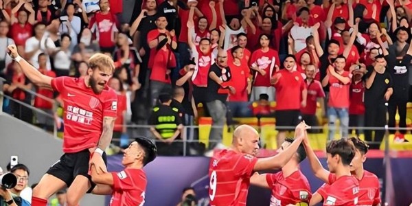 成都蓉城刚官宣徐正源下课，他就决定去法甲执教，同时点名邀请韦世豪转会加盟