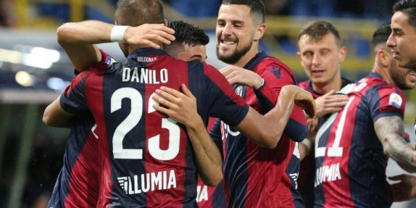 意甲焦点战!AC米兰主场迎战佛罗伦萨,卫冕冠军能否止颓?