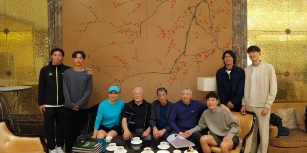 上港冠军名帅官宣离开俱乐部！法甲教头将挑大梁，继续带队冲冠