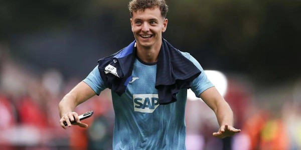 菲斯尼克·阿斯拉尼的续约与逃离条款:一场心照不宣的交易