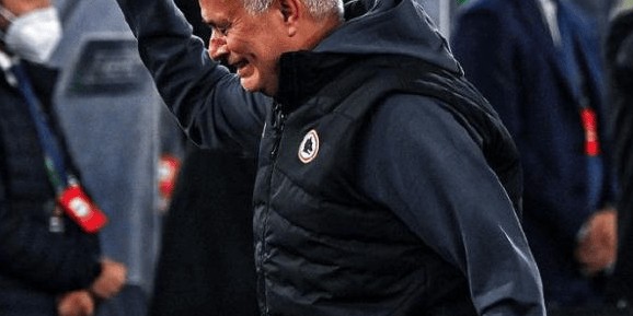 再见穆里尼奥！葡超指教都玩不明白，双线崩盘，更衣室内讧了