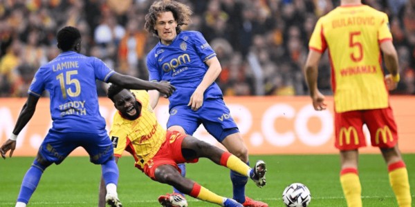 神剧情！2-0到2-3，法甲领头羊耻辱一战，连丢3球意外崩盘