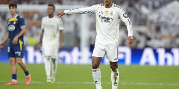 皇马太狠了!两大王牌复出,阿隆索头疼这阵容怎么选?