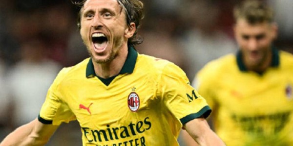 AC米兰2-0博洛尼亚,莫德里奇建功,领跑意甲积分榜